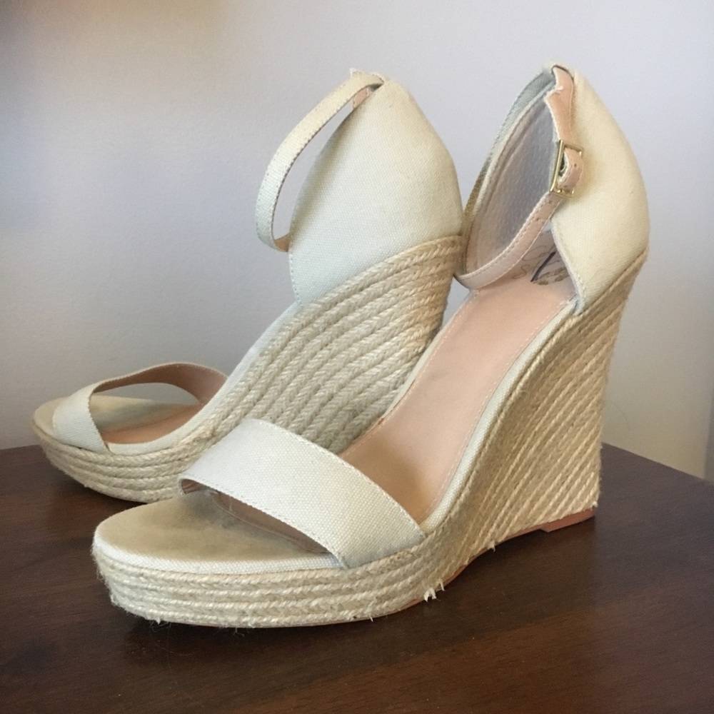 SOLD. Colin Stuart Nude Wedges